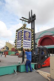 AUfbau Oktoberfest 21.08.2019 (&copy;Foto: Marikka-Laila Maisel)